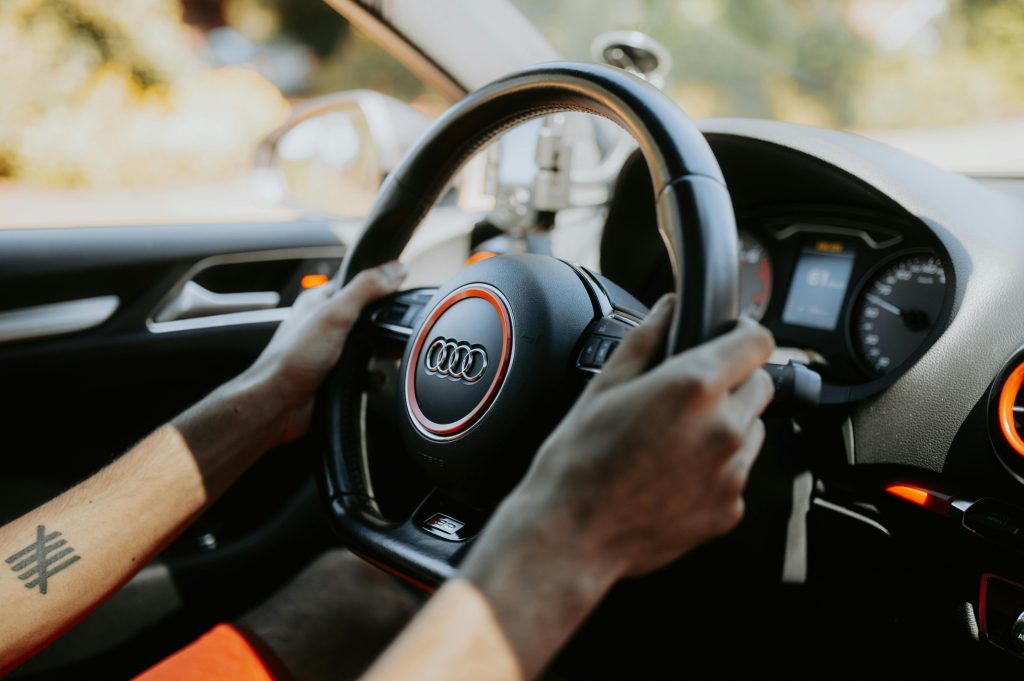 Conditions pour effectuer un stage de récupération de points 2 main sur le volant