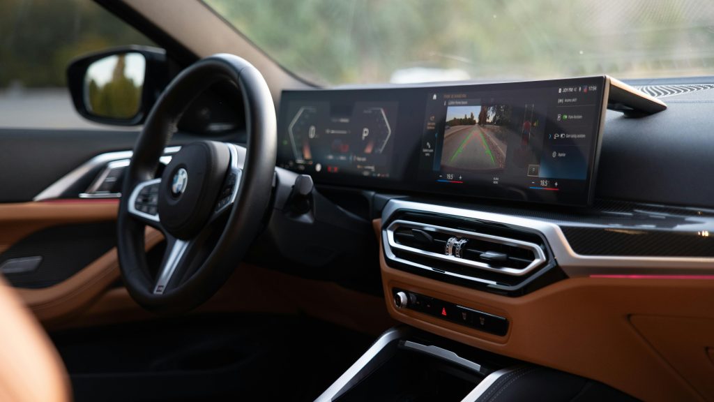 Les meilleurs gadgets technologiques pour moderniser votre voiture 2 camera de recul voiture