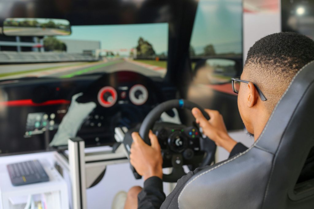Auto-écoles en ligne : avantages et inconvénients pour les futurs conducteurs 2 auto école en ligne