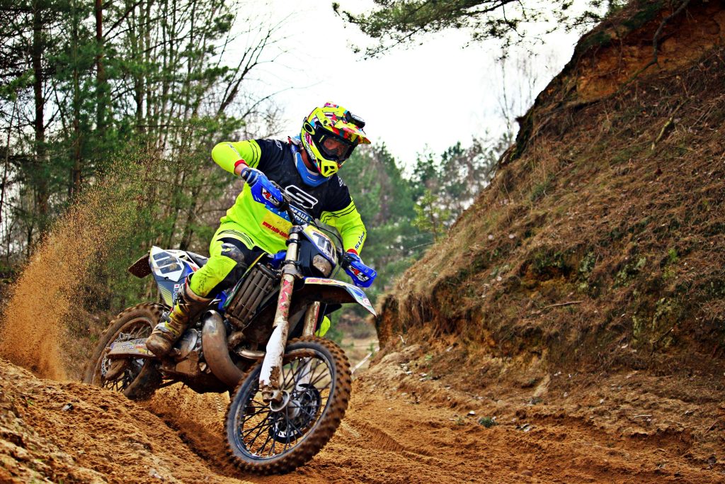 Tout savoir sur le motocross : un sport tout-terrain pour tous 2 moto cross