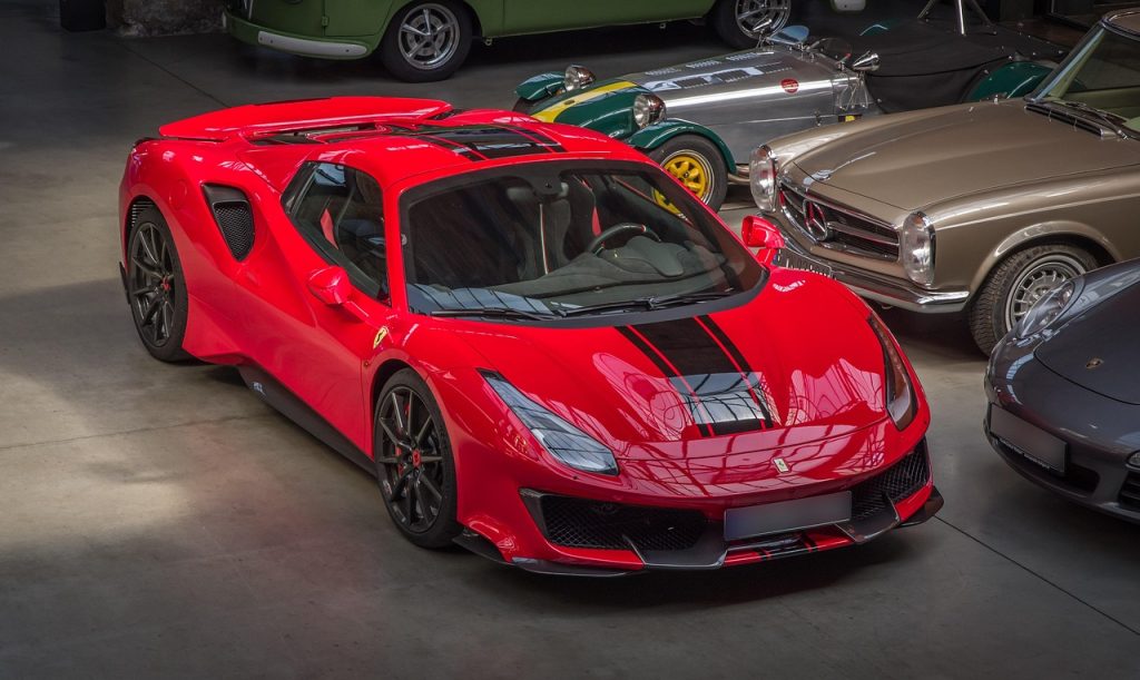 Quels sont les meilleurs films pour un covering racing : comparatif des marques 4 ferrari covering