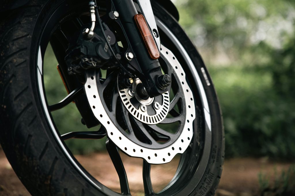 Top 5 des antivols pour motos : chaînes, alarmes et u‑locks testés 5 pneu moto