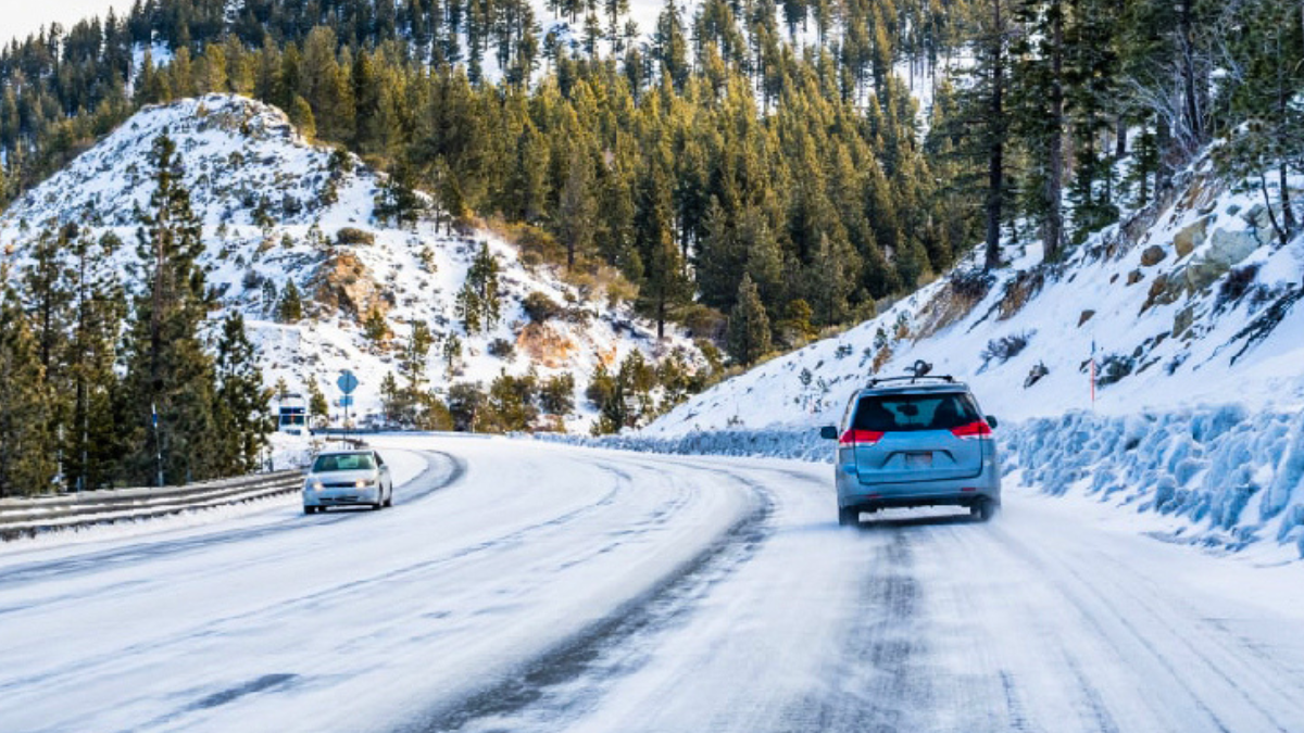 Sécurité voiture routes enneigées