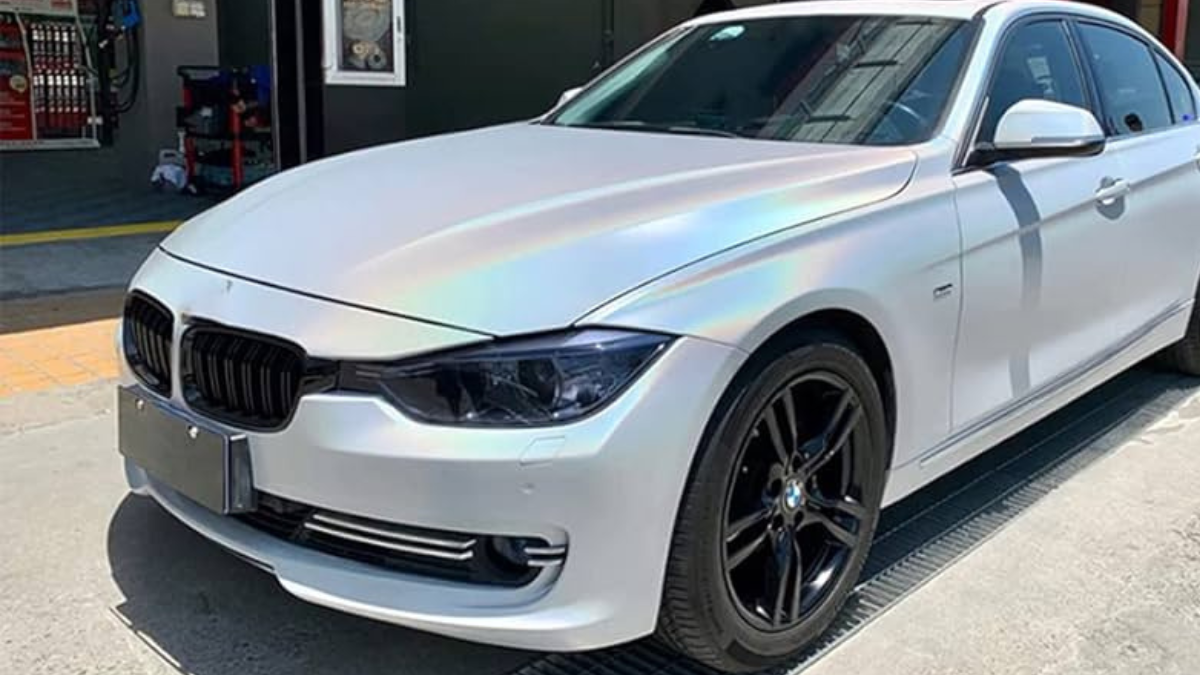 Voiture covering blanc perle