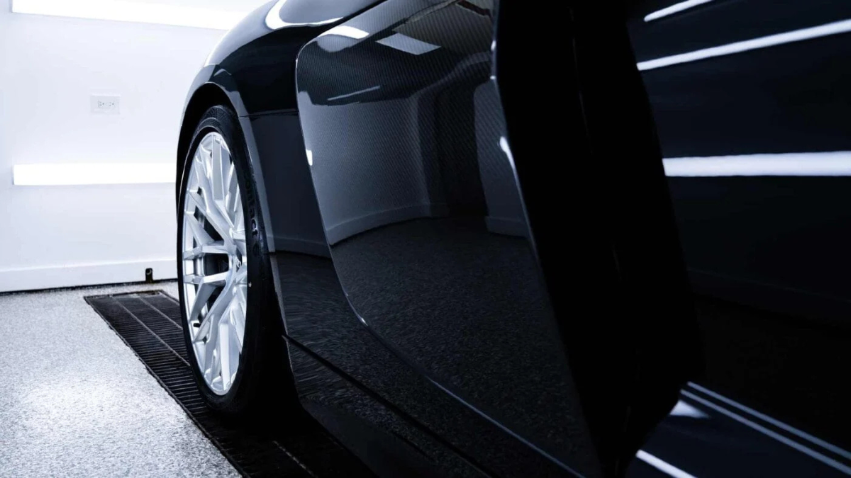 Carrosserie brillante après lavage