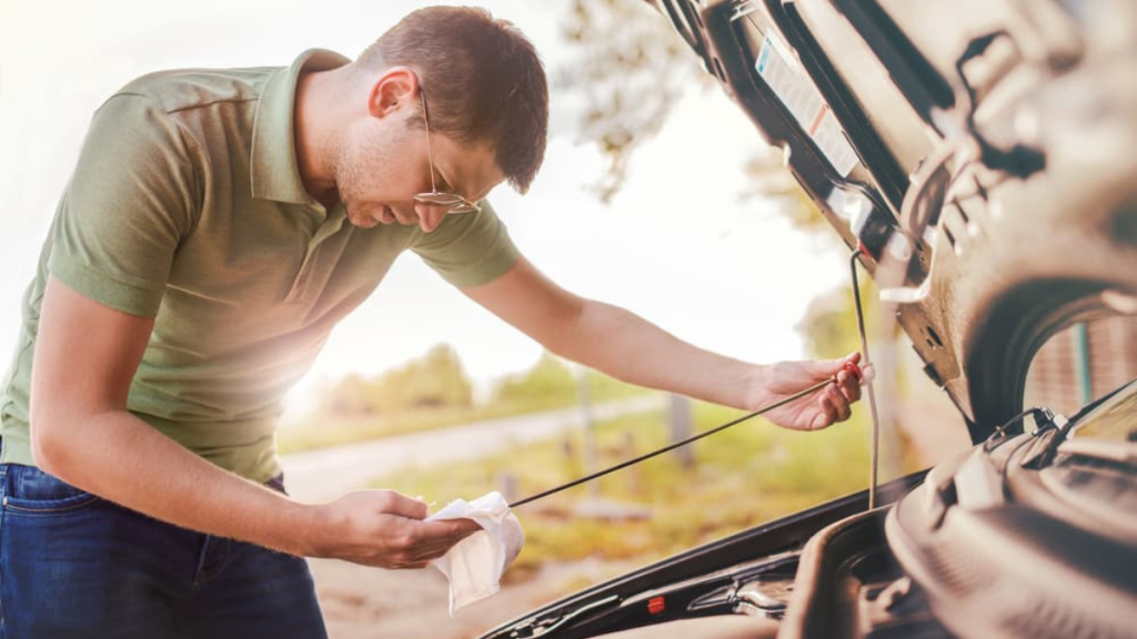 Check voiture vacances : réussir la préparation de son véhicule pour un road-trip estival en toute sécurité 2 Inspection voiture avant départ vacances
